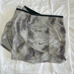 Nike Dri-FIT 10K Icon Clash Gray Running Shorts | Size L